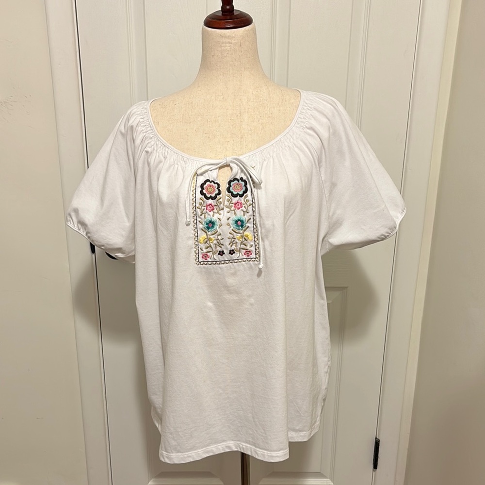 Basic Editions White Embroidered Women's Top Ballon Short Sleeve